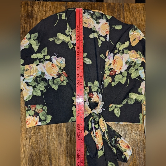 Fashion‎ Nova Black Floral Wrap Blouse - Picture 13 of 13